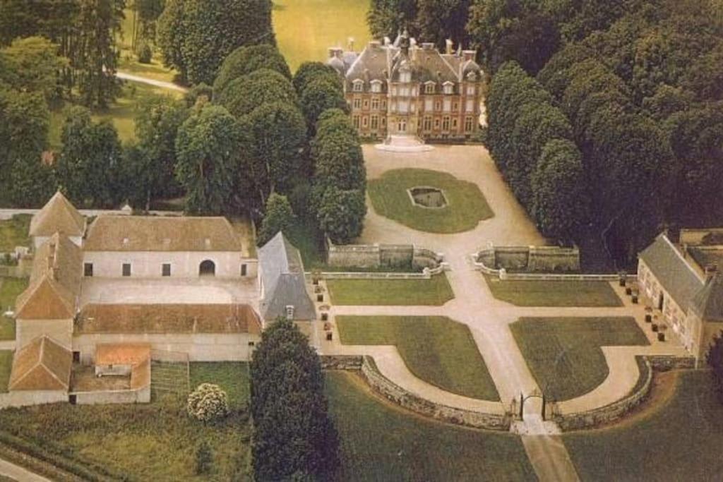 Charming Romantic Tower In Chateau Estate Ocquerre Exterior foto