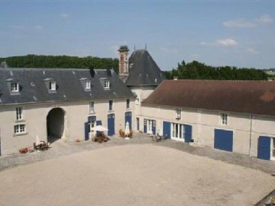 Charming Romantic Tower In Chateau Estate Ocquerre Exterior foto