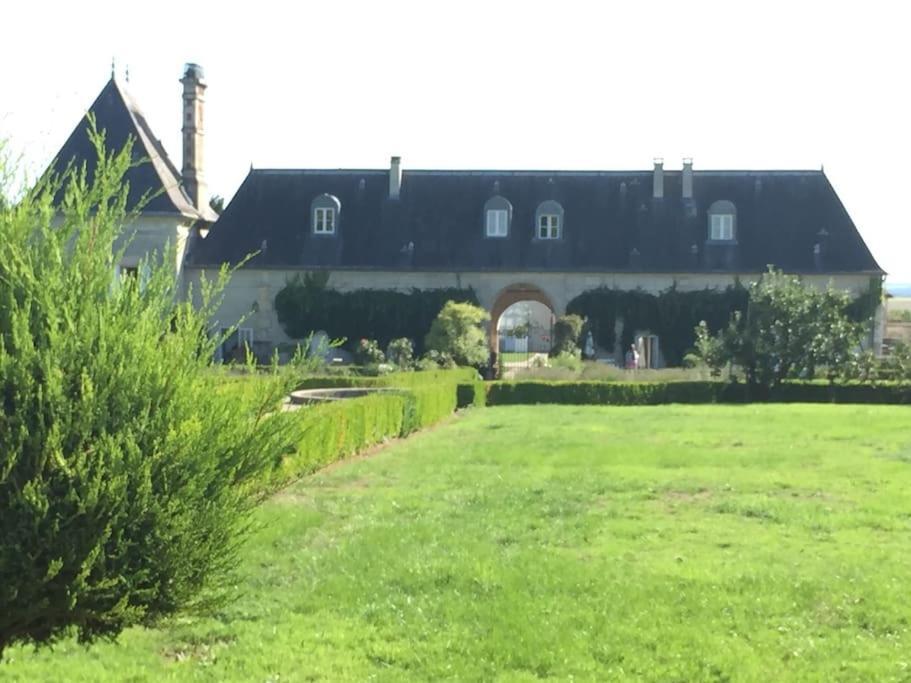 Charming Romantic Tower In Chateau Estate Ocquerre Exterior foto